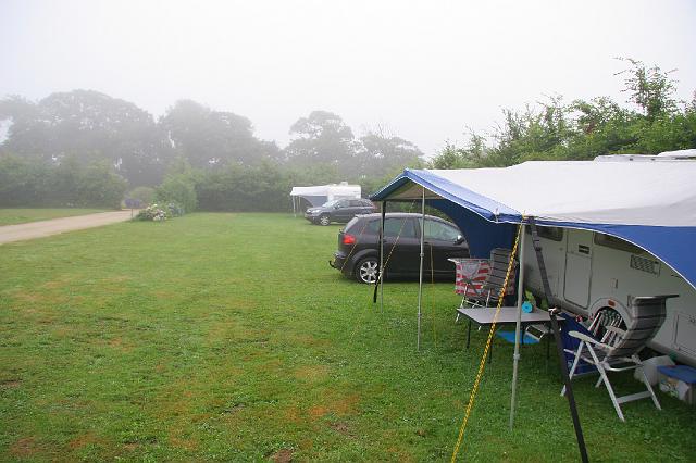 320 camping Penguilly.JPG